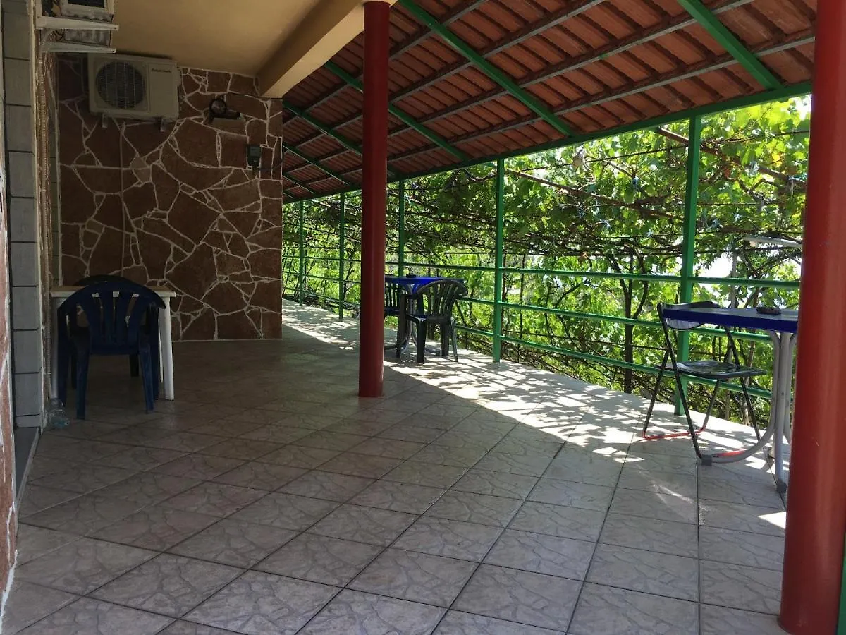 Romeo'S Guest House 2 Piqeras Albania